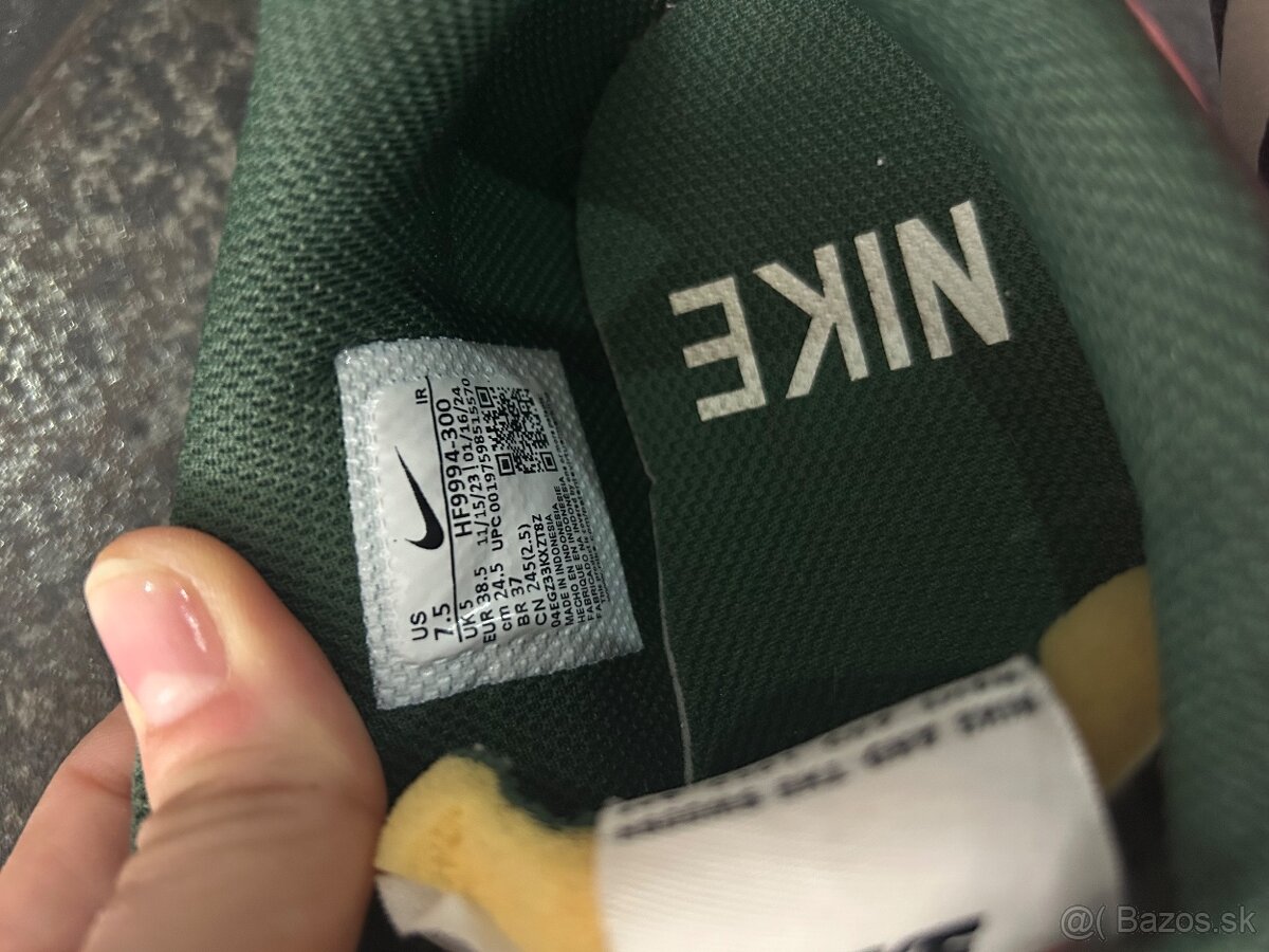 Tenisky Nike , cena kus - 3