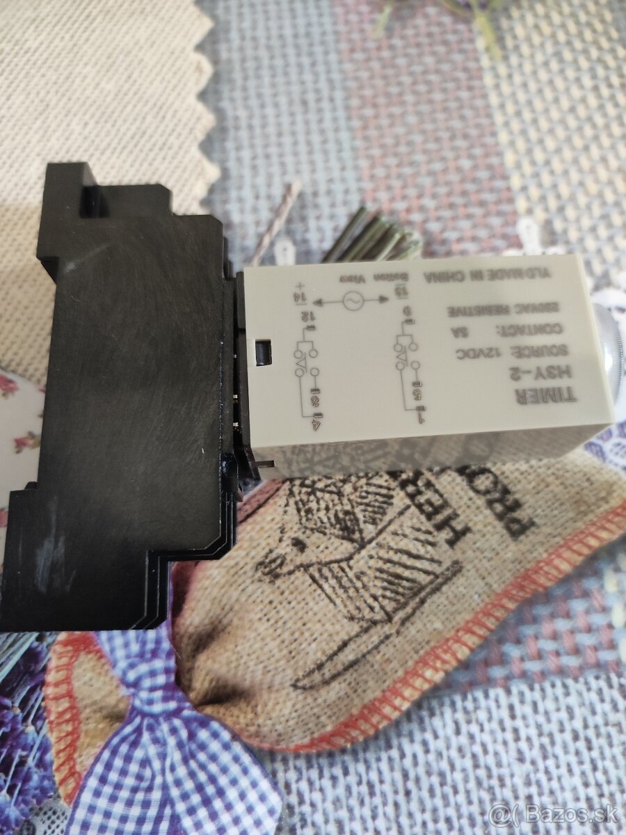 Predám časové relé 12 VDC 5A - 3