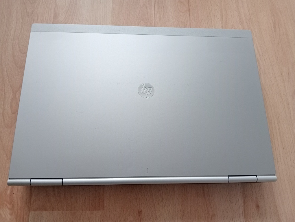 predám ntb HP elitebook 8470p / 4gb ram / Intel core i5- - 3