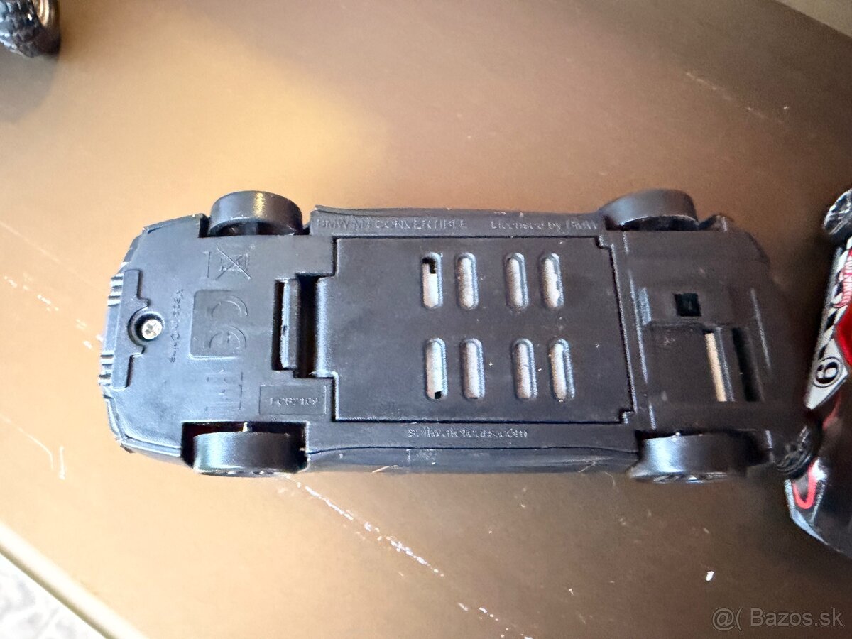 Predam tri kovove modely - 3