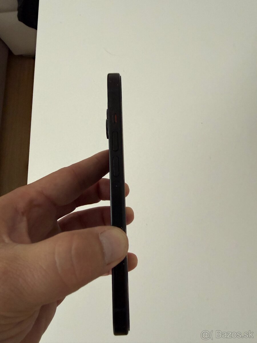 Predám Iphone 15 (128GB) - 3