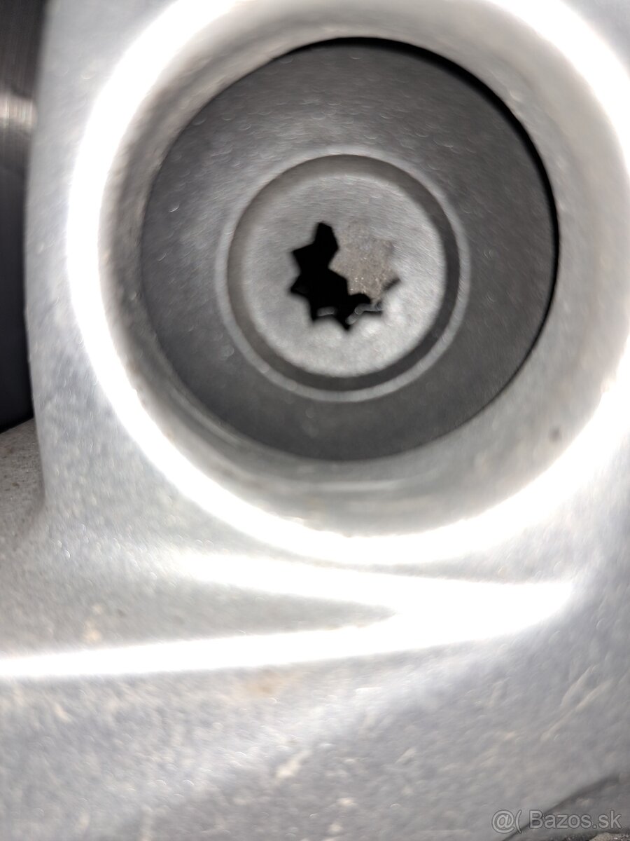 Kryty skrutiek kolesa - 3