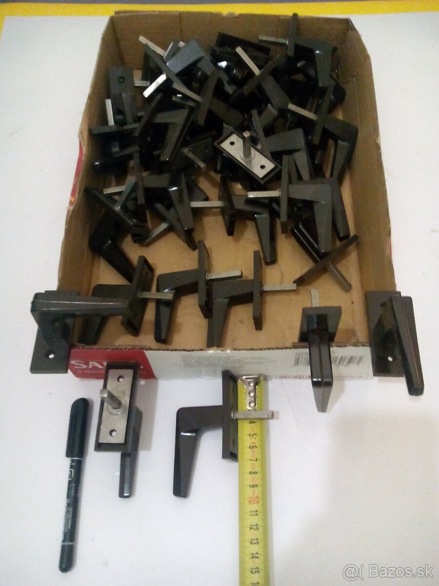 Okenné klučky okno - 3