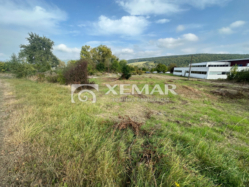 Na predaj komerčný pozemok v Kremničke, BB - 3