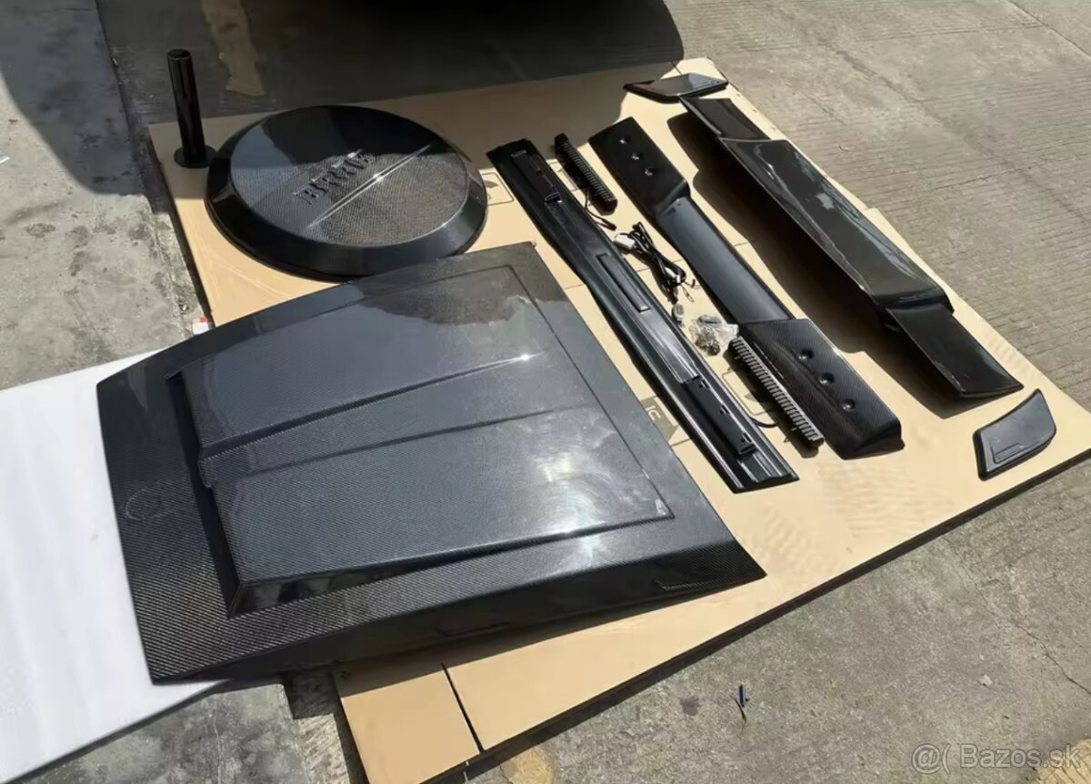 Mercedes G Brabus doplnky kapota led rampa krídlo spoiler - 3