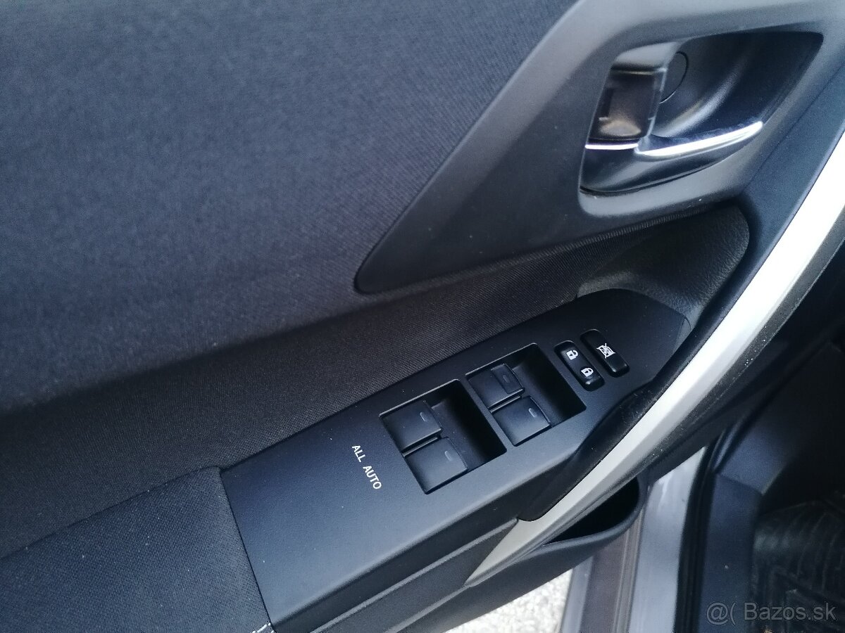 TOYOTA AURIS 1.6 VALVEMATIC - 3