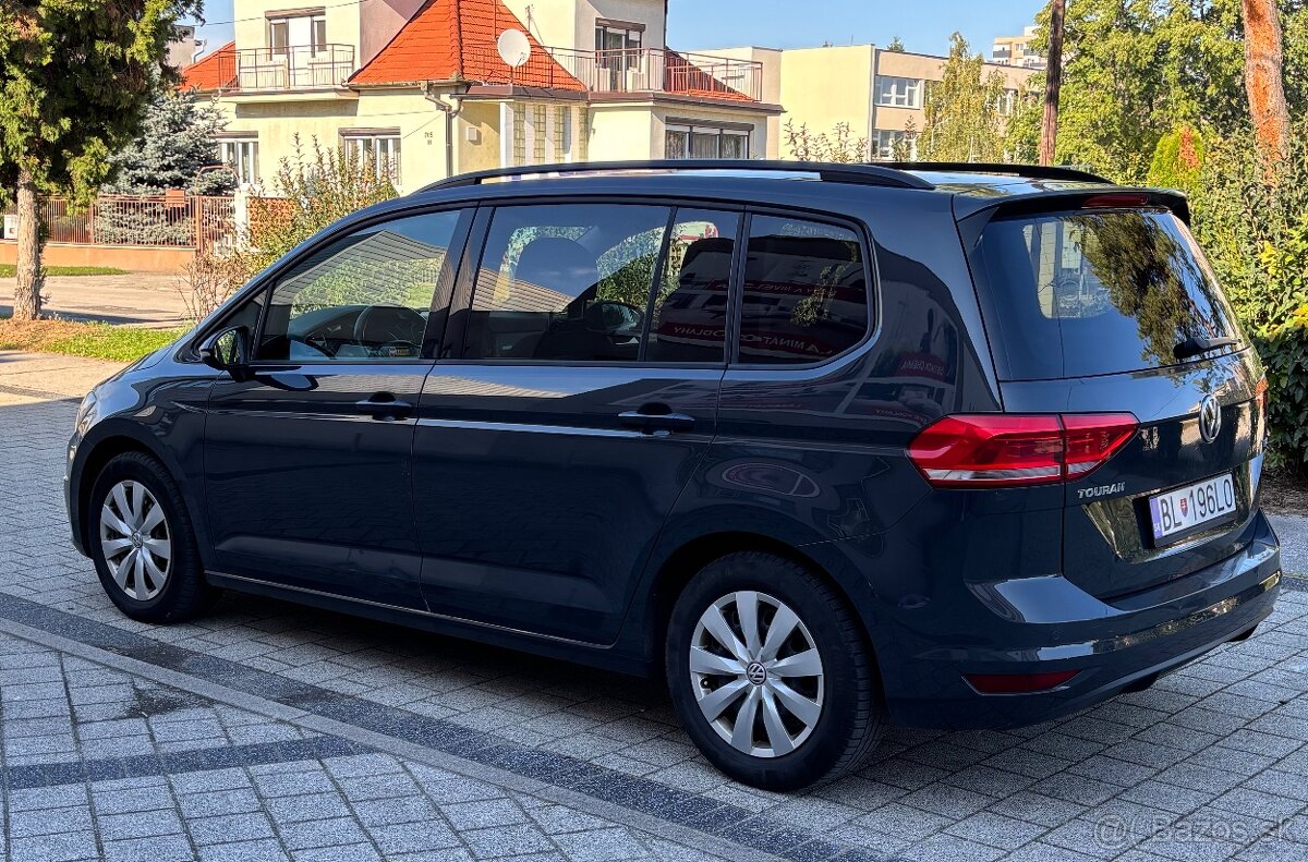 Volkswagen Touran - 3