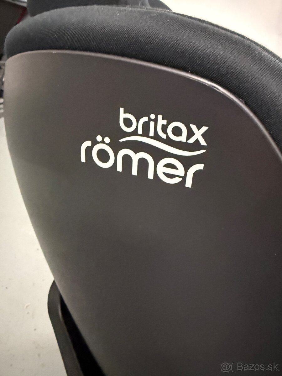 Predám otočnú autosedačku BRITAX Römer - 3