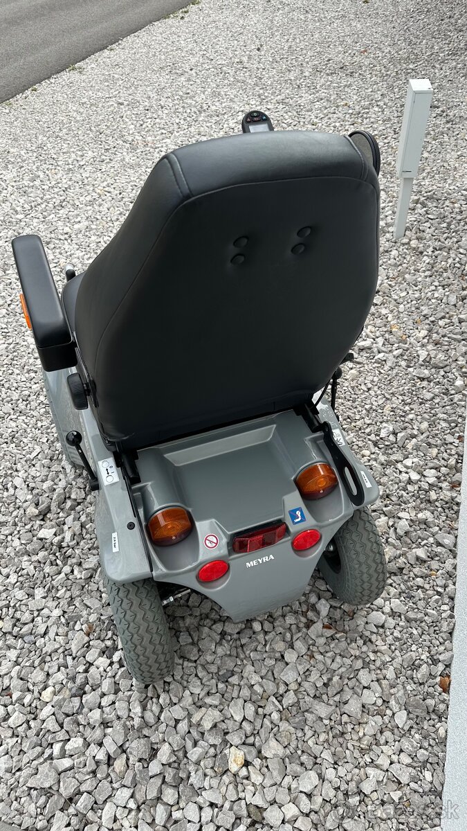 Predám elektrický invalidný vozík Optimus Meyra 2 nemeckej V - 3