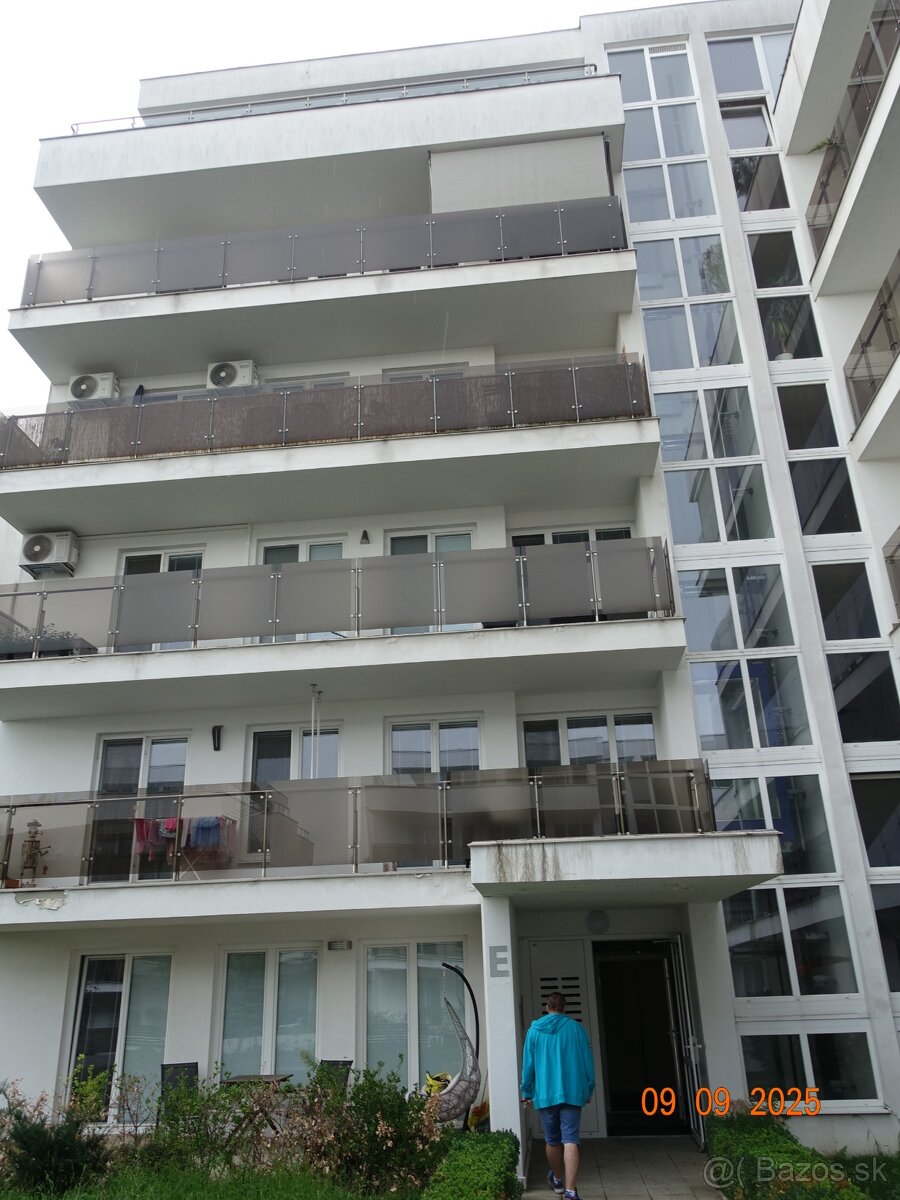 3 izbový byt s garážovým státím na ul. Popradská 64E, Košice - 3