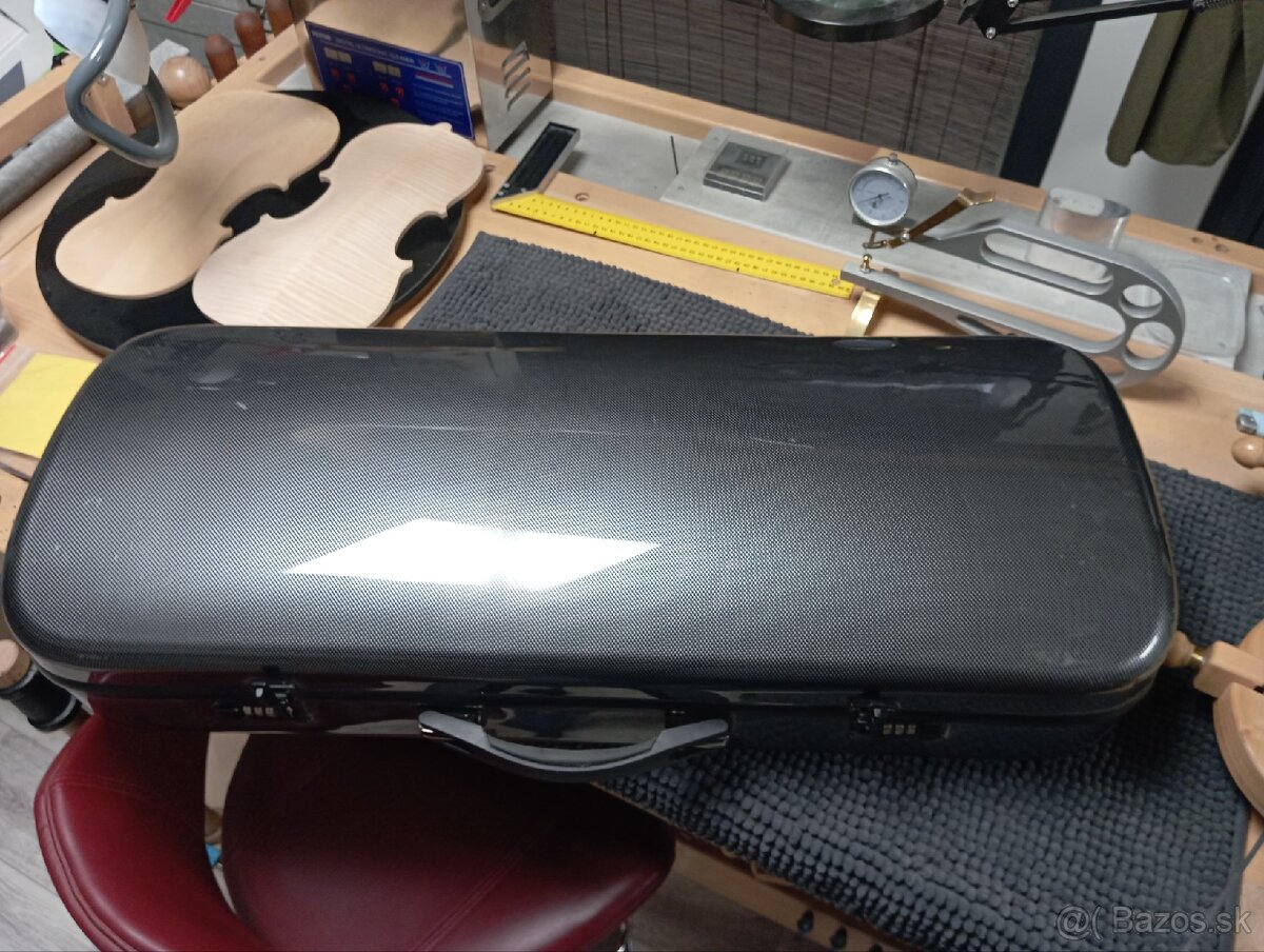 Kufor na dvoje husle. - 3