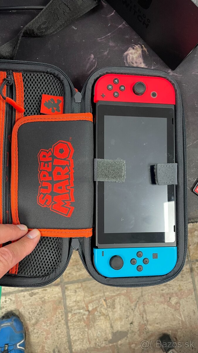 Nintendo switch + 3 hry - 3