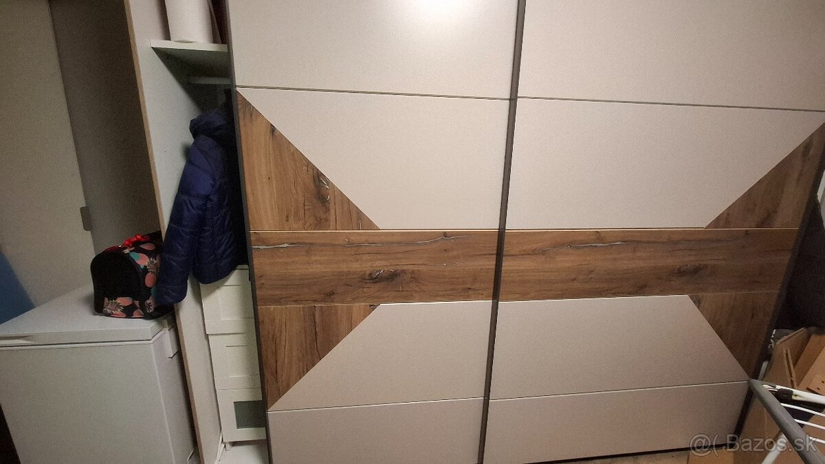 Skrina 2.7 cm dlha - 3