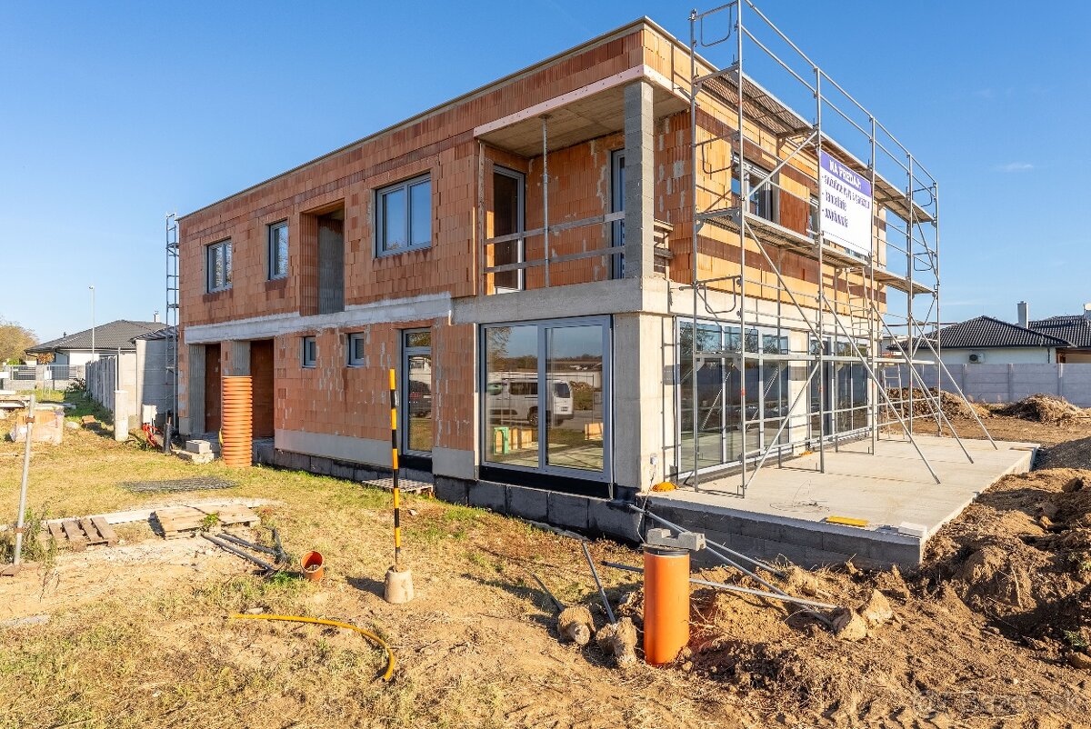 PREDAJ: POLYFUNKČNÁ NOVOSTAVBA VO ZVONČÍNE - 3