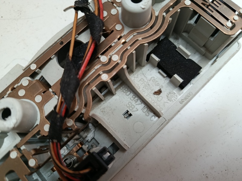 stropne svetlo vw skoda 3b0947105c 30€ - 3