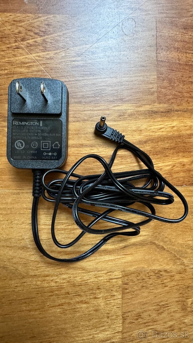 Strojcek na holenie a zastrih. Remington (nabijacka USA) - 3