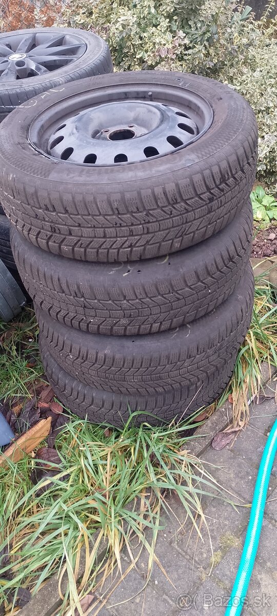 Zimne pneumatiky Continental R16 205/60 H - 3