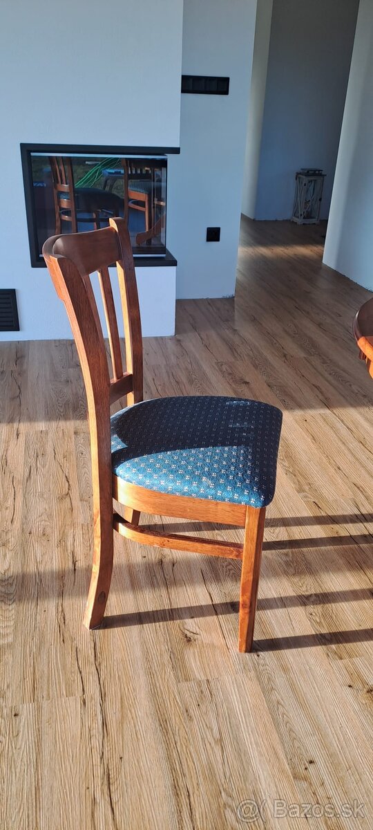 Jedálenský stôl a stoličky. - 3