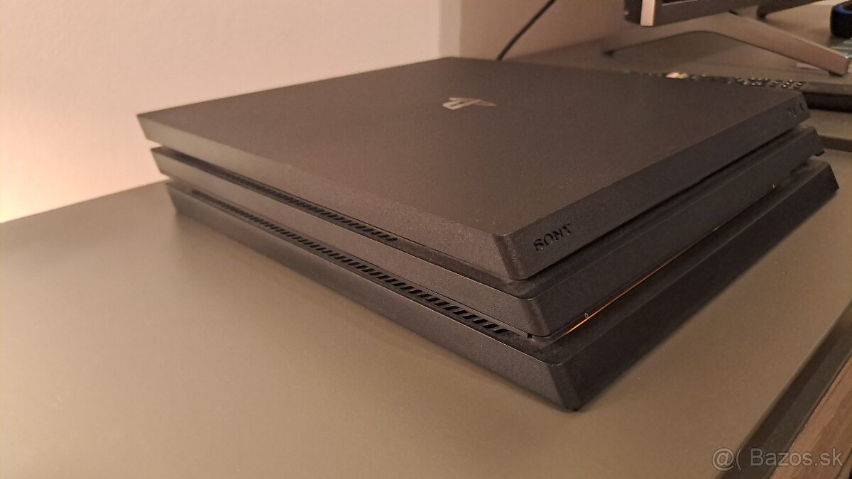 PS4 Pro - 3