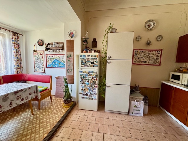 Na predaj starší tehlový rodinný dom za Tromi mostami - 3