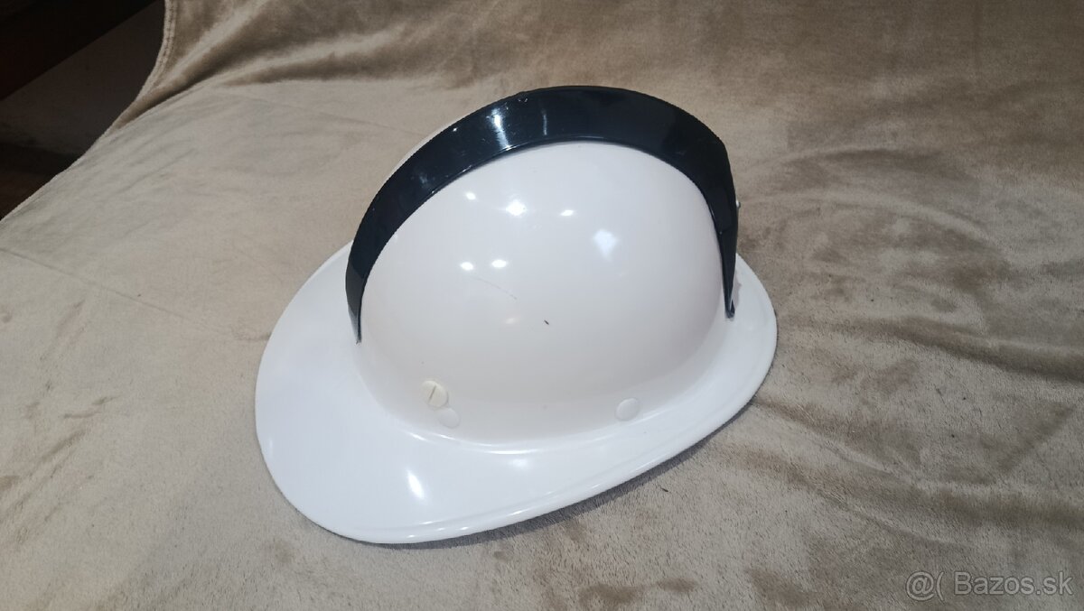 Československá hasičská helma - 3