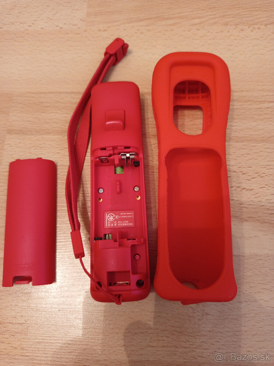 Nintendo Wii - originál Nintendo ovládač s Motion Plus - RED - 3