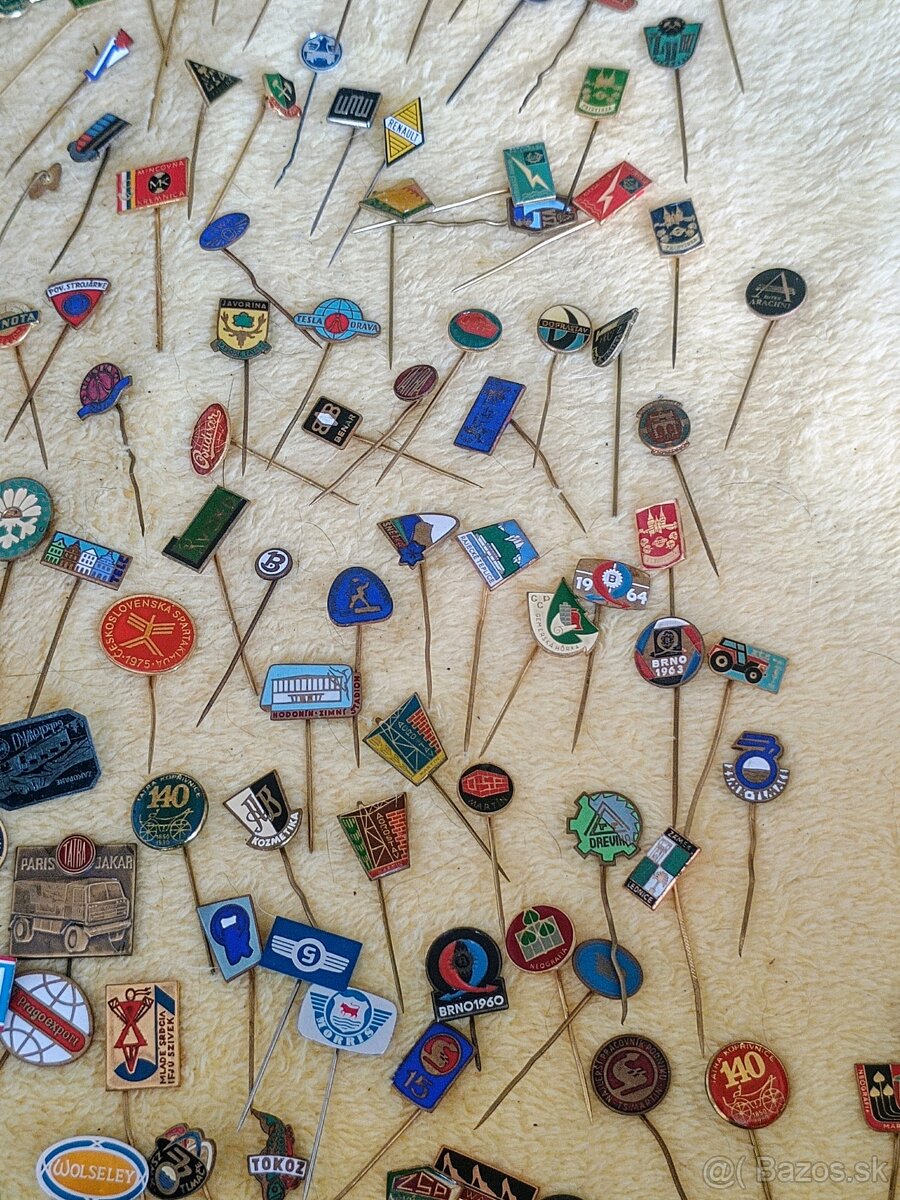 Odznaky cca 260ks - 3