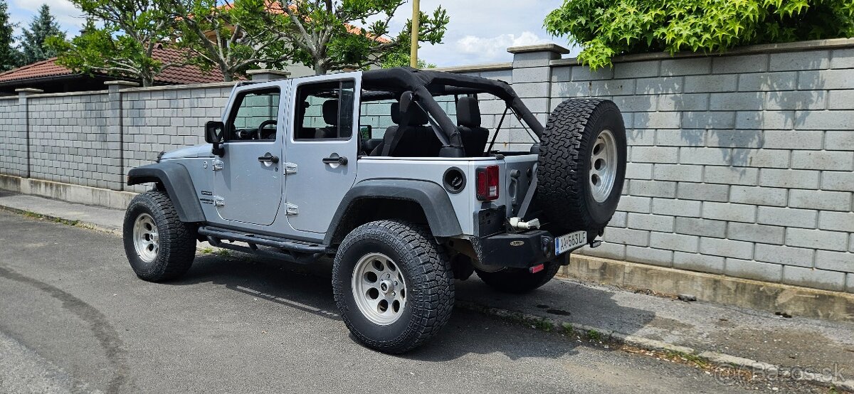 2012 Jeep Wrangler Unlimited Sport Sahara 3.6L V6