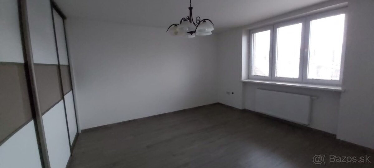 Prenájom 4 izbového bytu v RD - 3