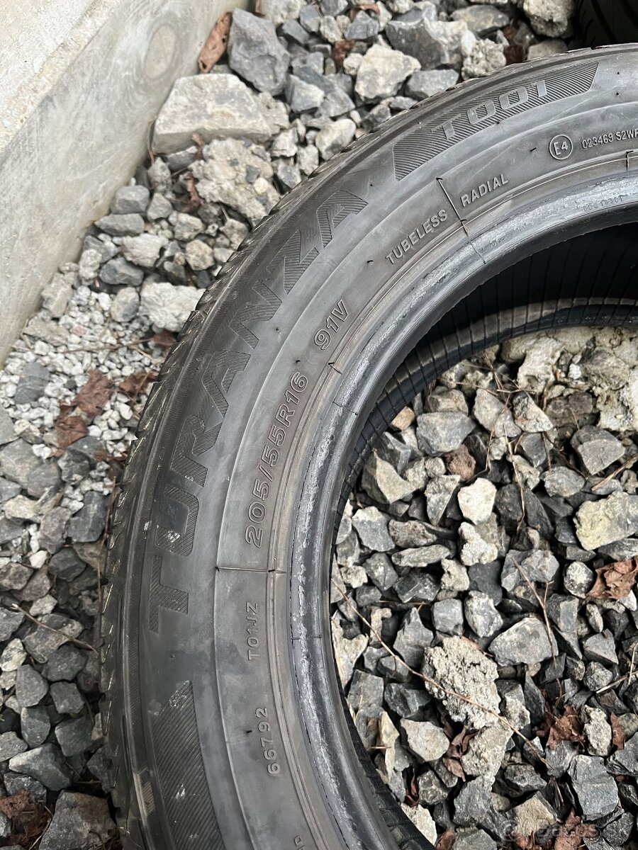 Letné gumy 205/55 R16 - 3