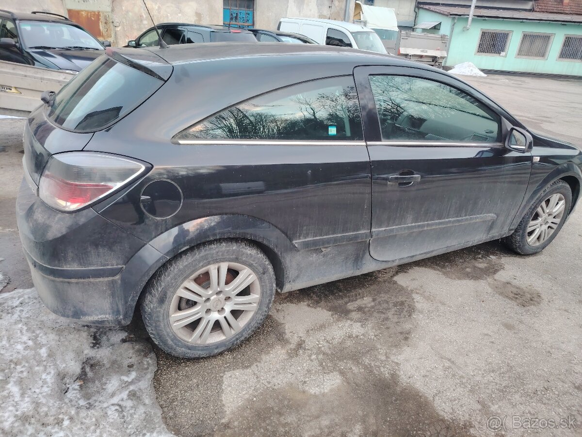 Opel Astra h gtc - 3