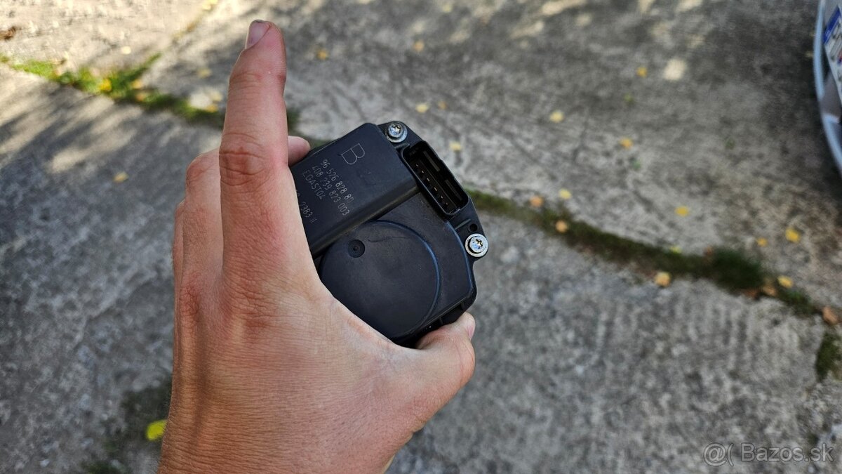 Škrtiaca klapka Peugeot 307 cc - 3