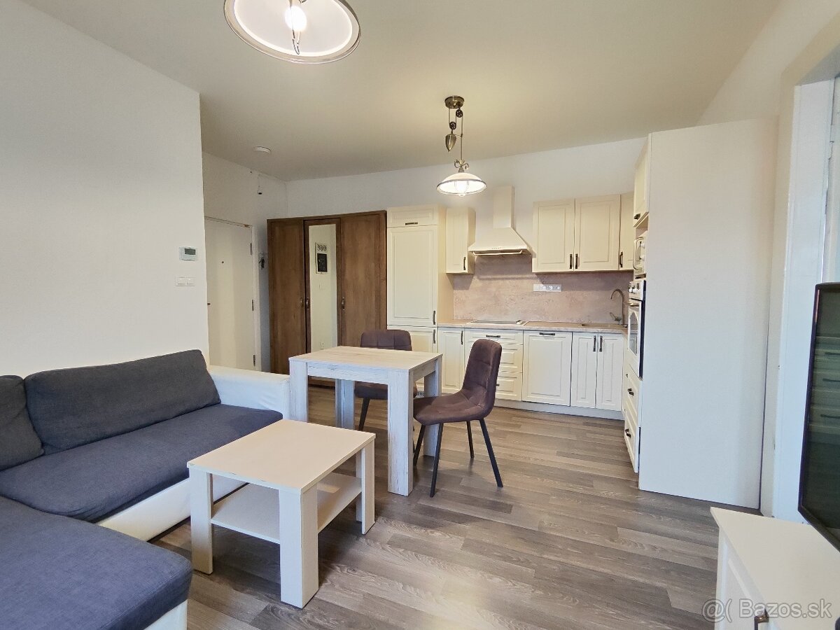 Na predaj: Moderný 2 izbový byt v centre Lučenca - 3