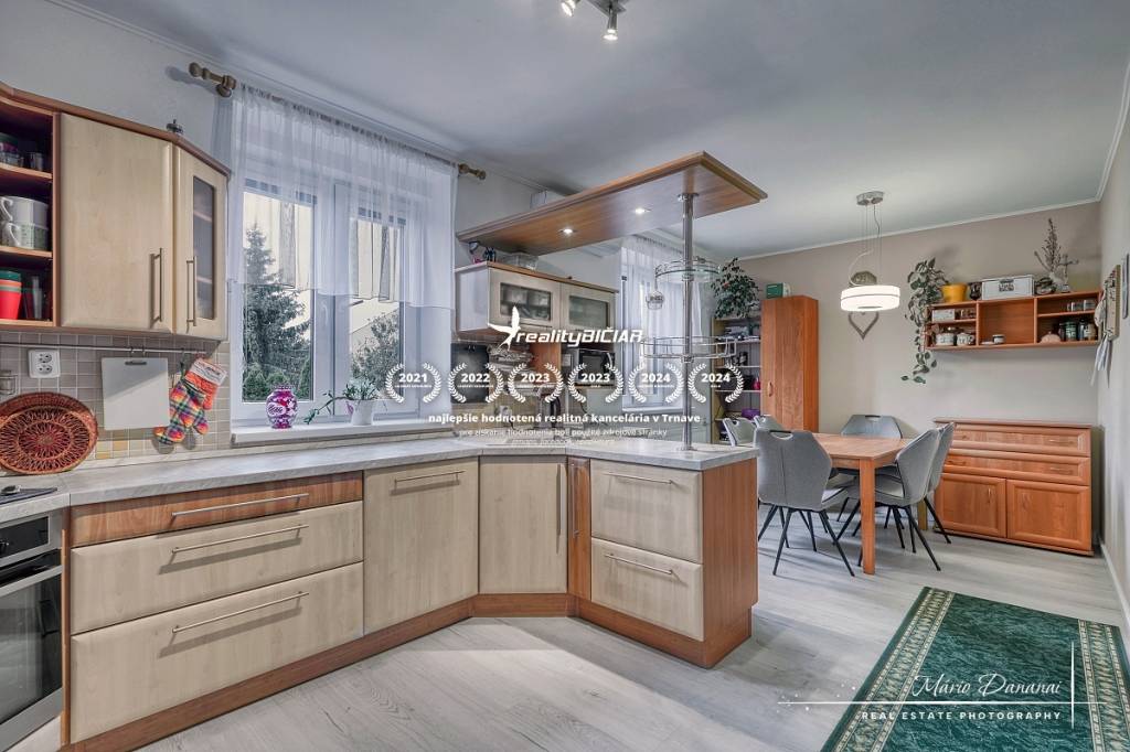 5-izbový rodinný dom s dvomi garážami v obci Špačince - 3