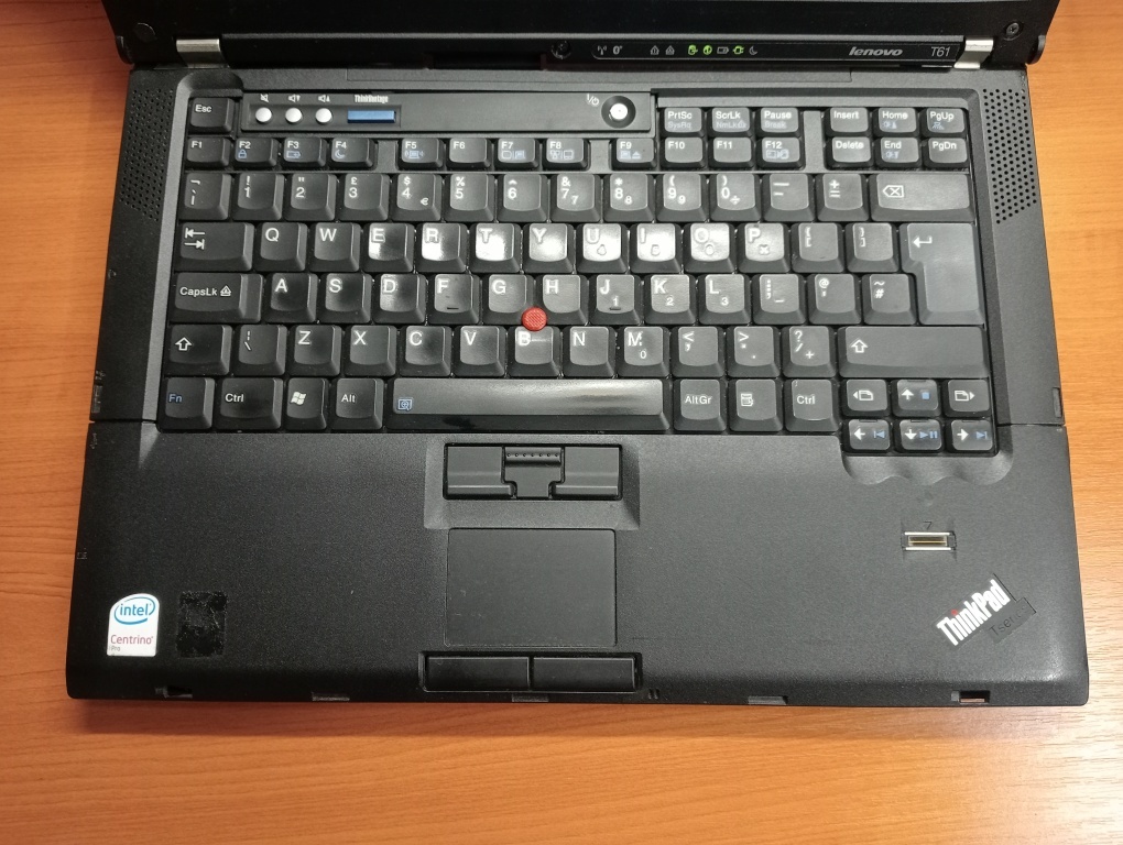 predám IBM LENOVO THINKPAD T61 , WINDOWS XP, bez baterky. - 3