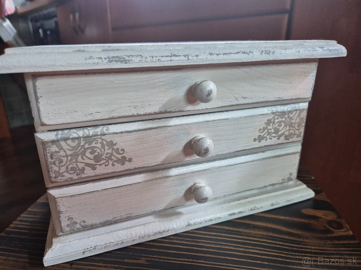 Sperkovnica drevena - 3