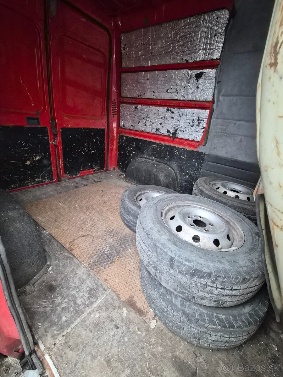 Predám Citroen Jumper 2.2 HDi - 3