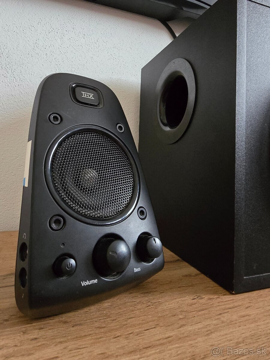 Logitech Speaker System Z623 200W RMS - 3