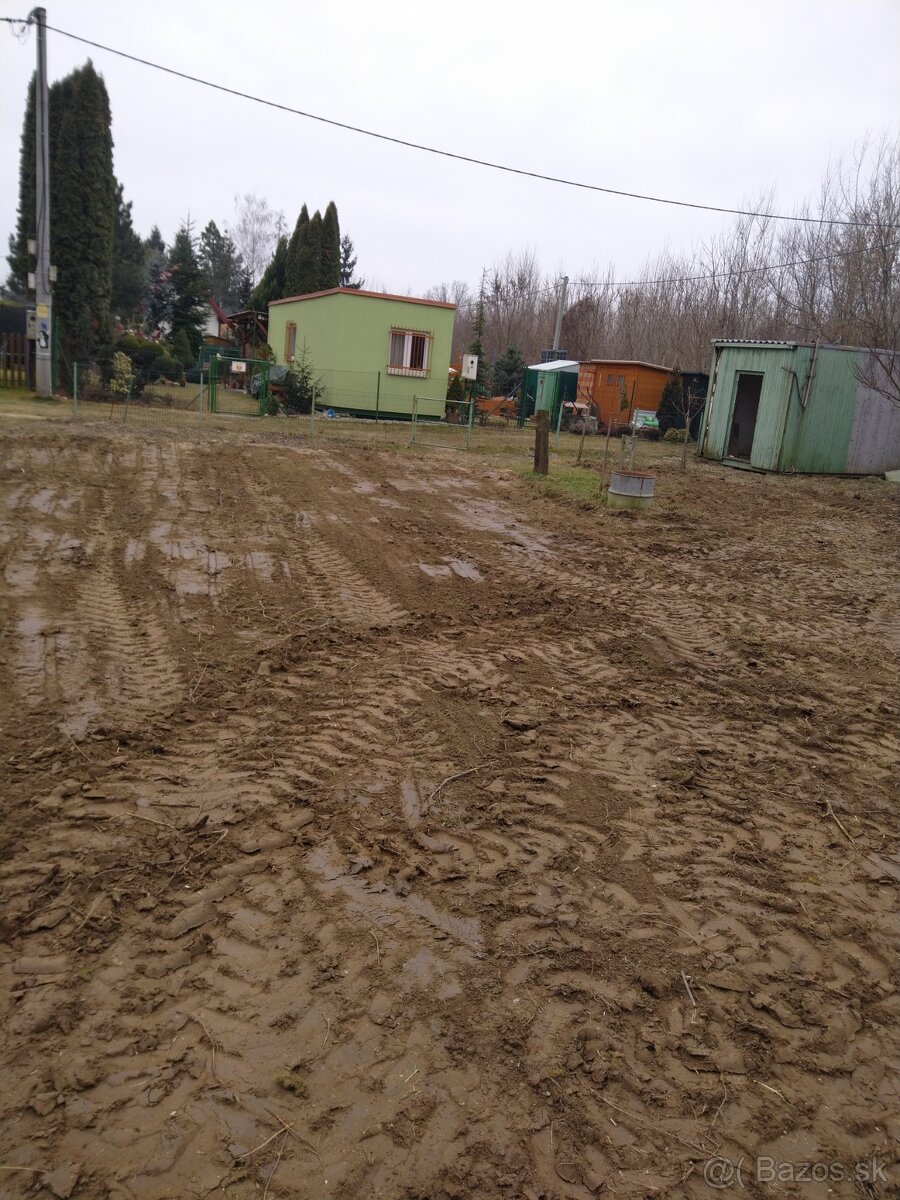Dvojzáhrada v Kráľovej nad Váhom pri Váhu o výmere 520 m2 - 3