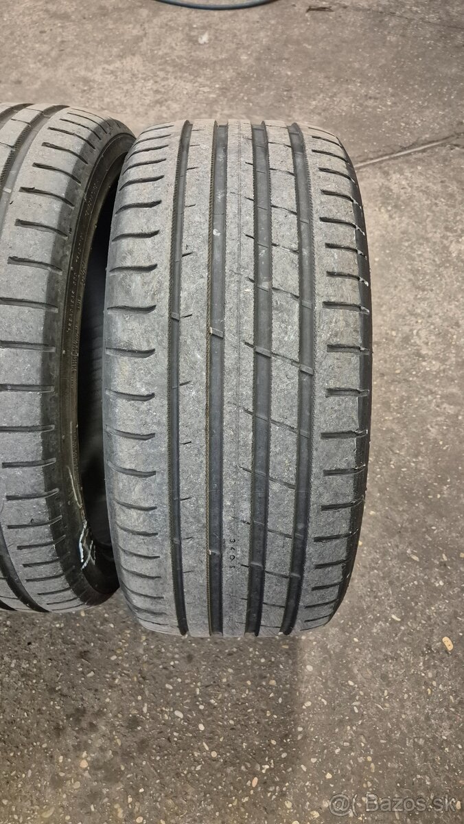 Nokian 225/40R18 - 3