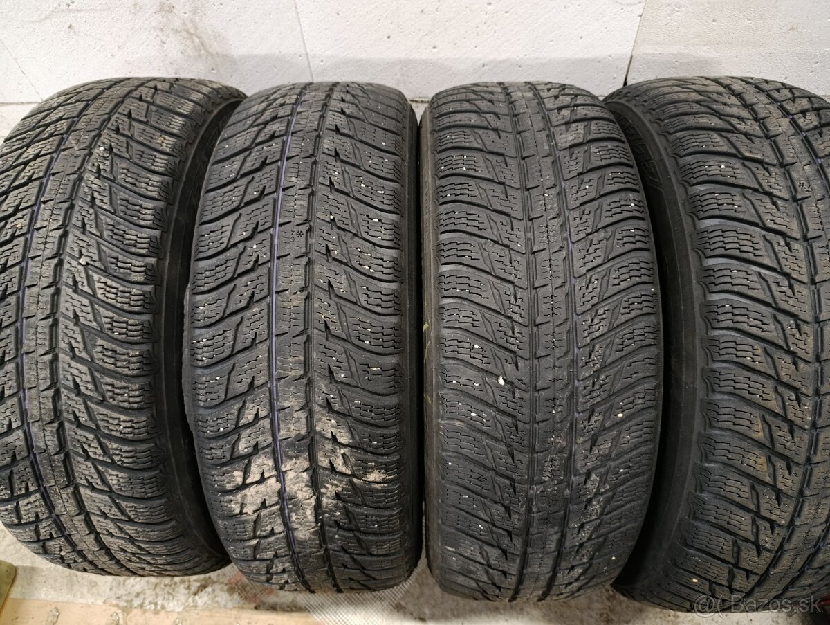 Zimna sada 5x114,4 235/65 r17 - 3