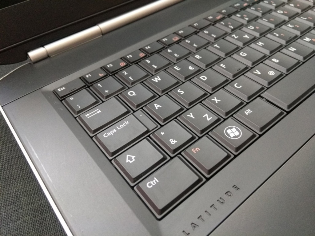 predám Dell Latitude E5420 ,Intel® Core™i5 ,8gb ram , ssd - 3