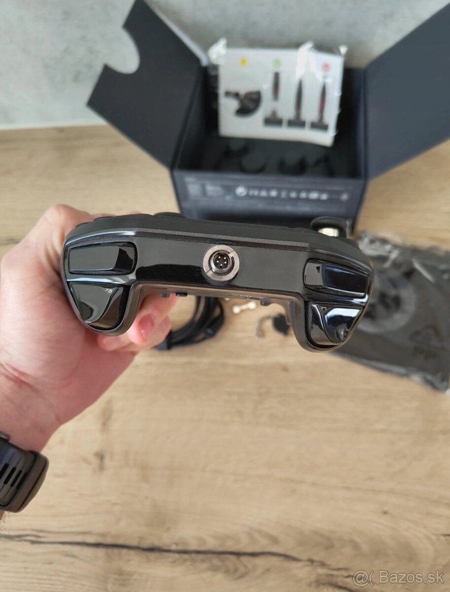 Nacon Revolution Pro - 3