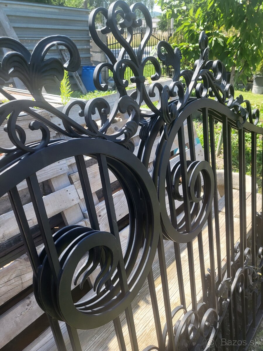 Ozdobná kovaná dvojbrána - 3