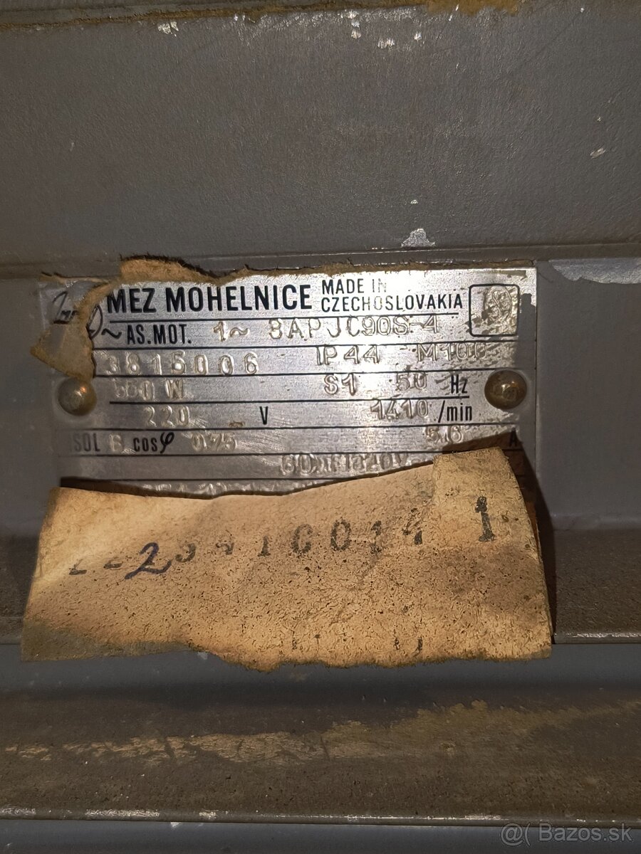 hoblovačka,dlabačka,pásovka,sverák,stôl - 3