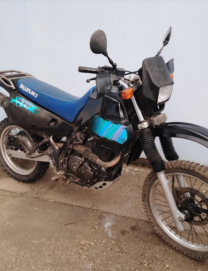 Suzuki Dr 650 a - 3