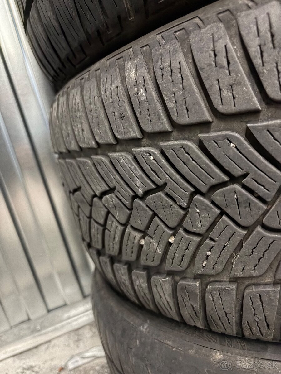 225/45 r17 zimne - 3
