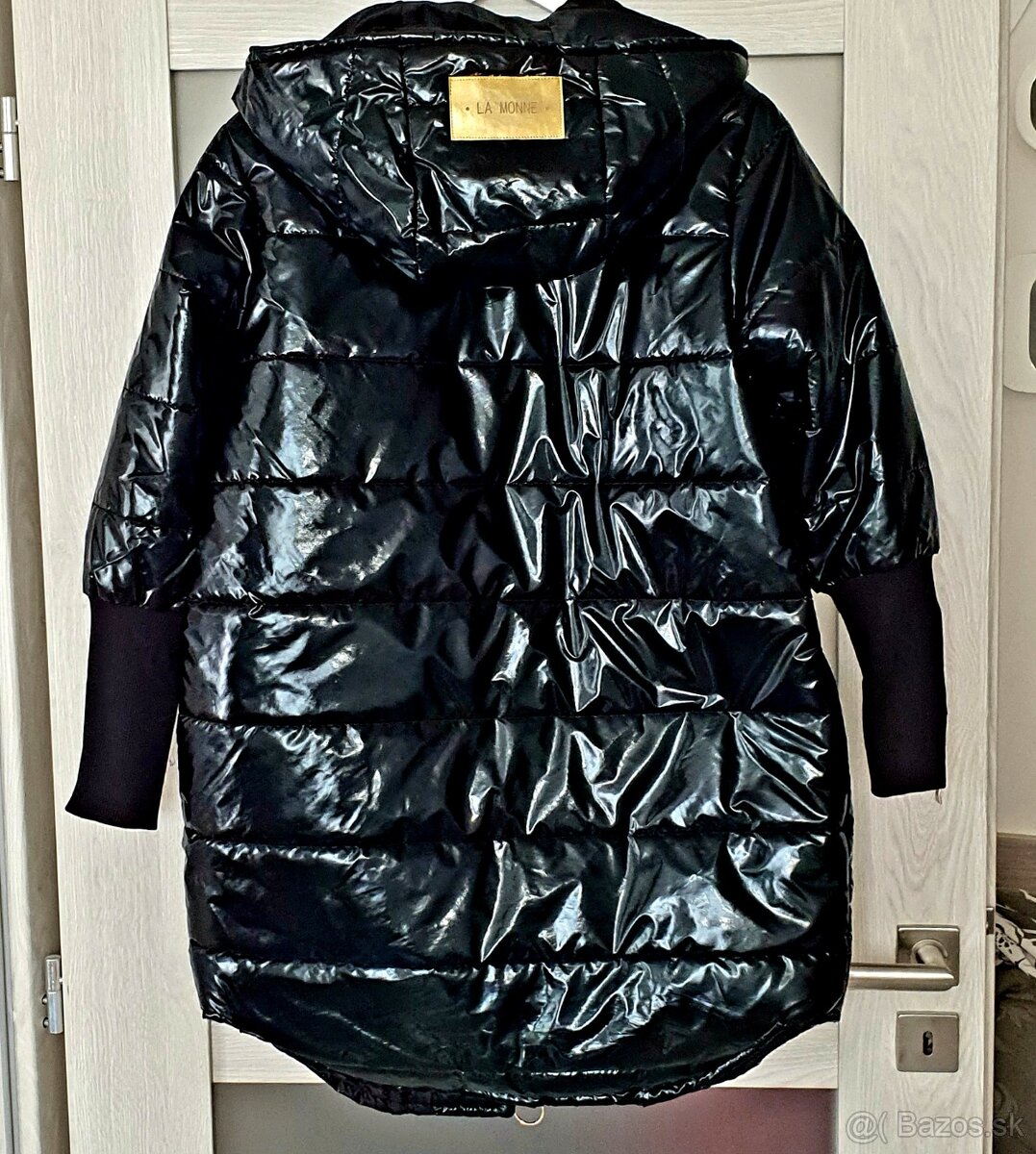 Lesklá bunda s dlhými úpletovými patentmi v.L - 3