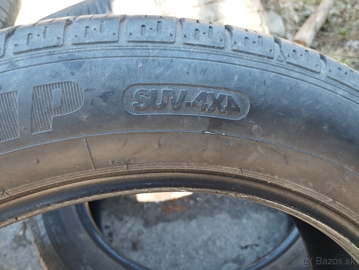 225/55 R19 - 3