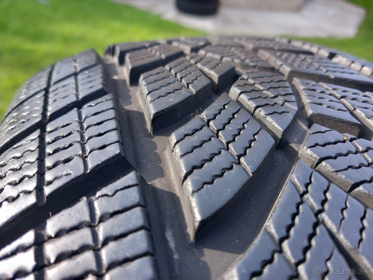 225/60 r17 zimne pneumatiky goodyear - 3